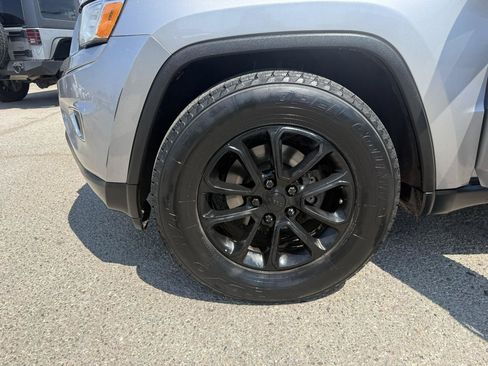 Used 2015 Jeep Grand Cherokee Limited w/ Luxury Group II RWD image 23