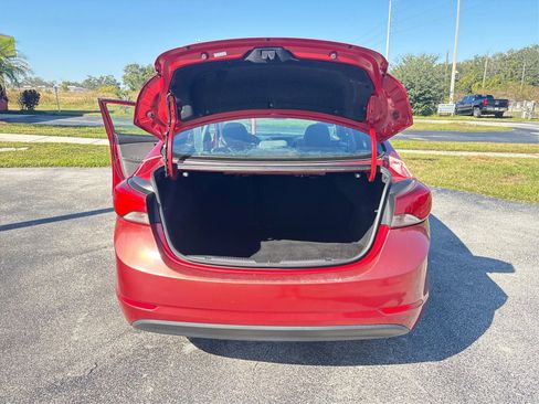 Used 2015 Hyundai Elantra SE w/ Option Group 02 FWD image 12