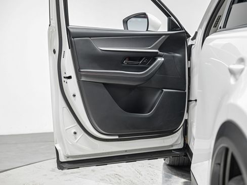 Used 2024 MAZDA CX-90 Plug-In Hybrid w/ Premium Pkg image 12