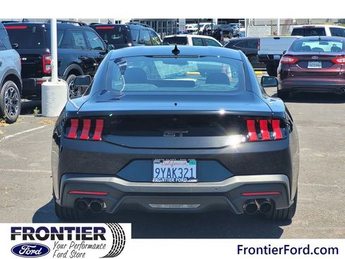 Used 2026 Ford Mustang GT Premium RWD image 5
