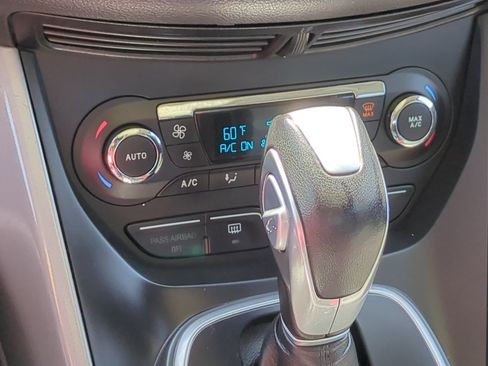 Used 2015 Ford C-MAX SE w/ Equipment Group 203A FWD image 23