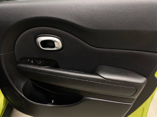 Used 2015 Kia Soul FWD image 25