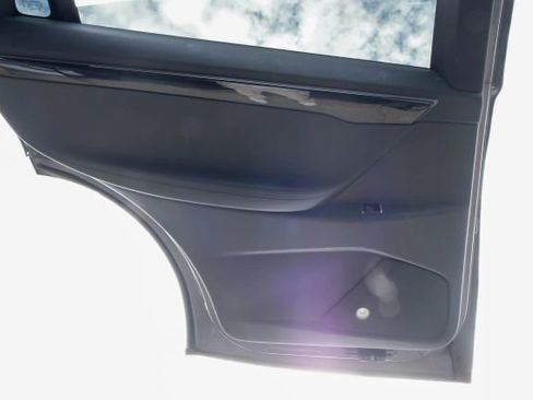 Used 2018 Tesla Model X 100D image 51