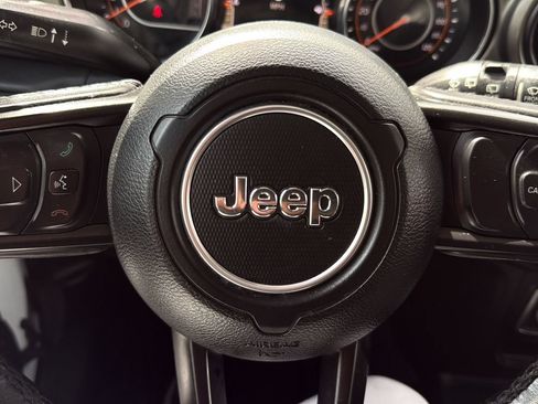 Used 2019 Jeep Wrangler Unlimited Sport S AWD/4WD image 11