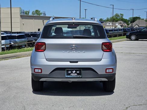 New 2026 Hyundai Venue SEL FWD image 6