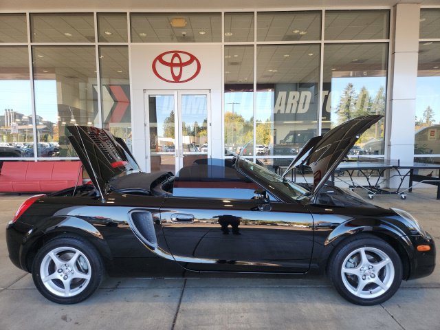Used 2000 Toyota MR2 RWD image 10