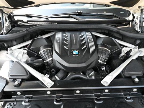 Used 2022 BMW X5 M50i w/ Executive Package AWD/4WD image 65