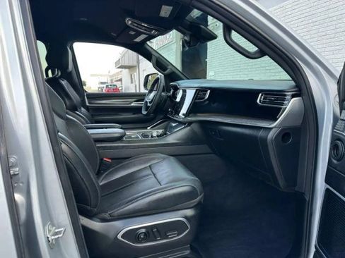 Used 2022 Jeep Wagoneer Series III w/ Flexible Seating Group RWD image 27