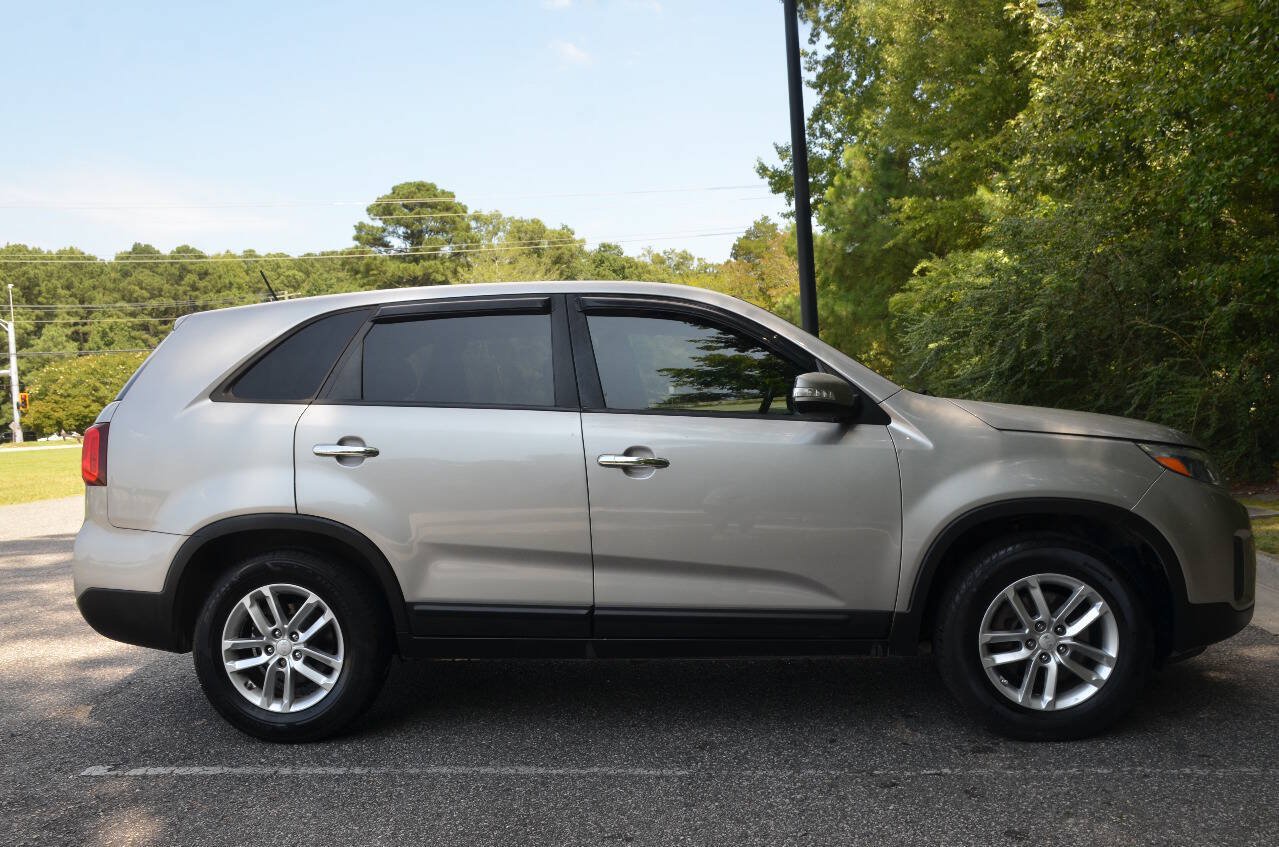 Used 2014 Kia Sorento LX FWD image 4