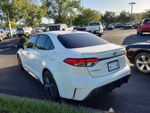 Used 2023 Toyota Corolla SE FWD image 3