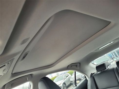 Used 2019 Lexus IS 300 image 21