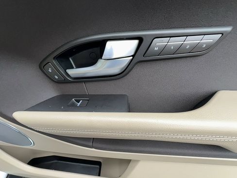 Used 2015 Land Rover Range Rover Evoque Pure Plus image 26