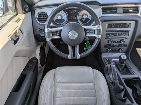 Used 2011 Ford Mustang Premium w/ 202A Rapid Spec Order Code image 4