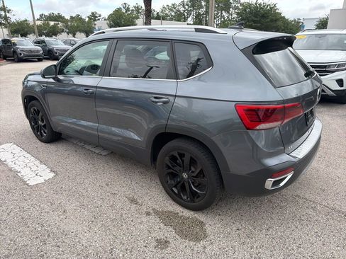 Certified 2023 Volkswagen Taos SE w/ Black Wheel Package FWD image 11
