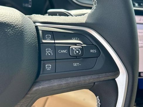 New 2025 Jeep Grand Cherokee Limited w/ Luxury Tech Group II image 20