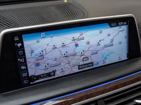 Used 2016 BMW 740i w/ Executive Package image 22