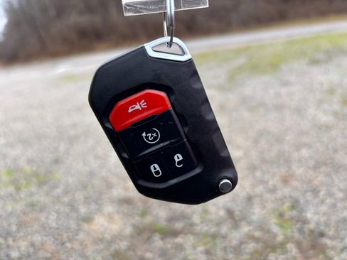 Used 2022 Jeep Wrangler Sport image 29