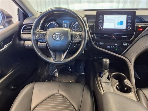 Used 2024 Toyota Camry SE image 7