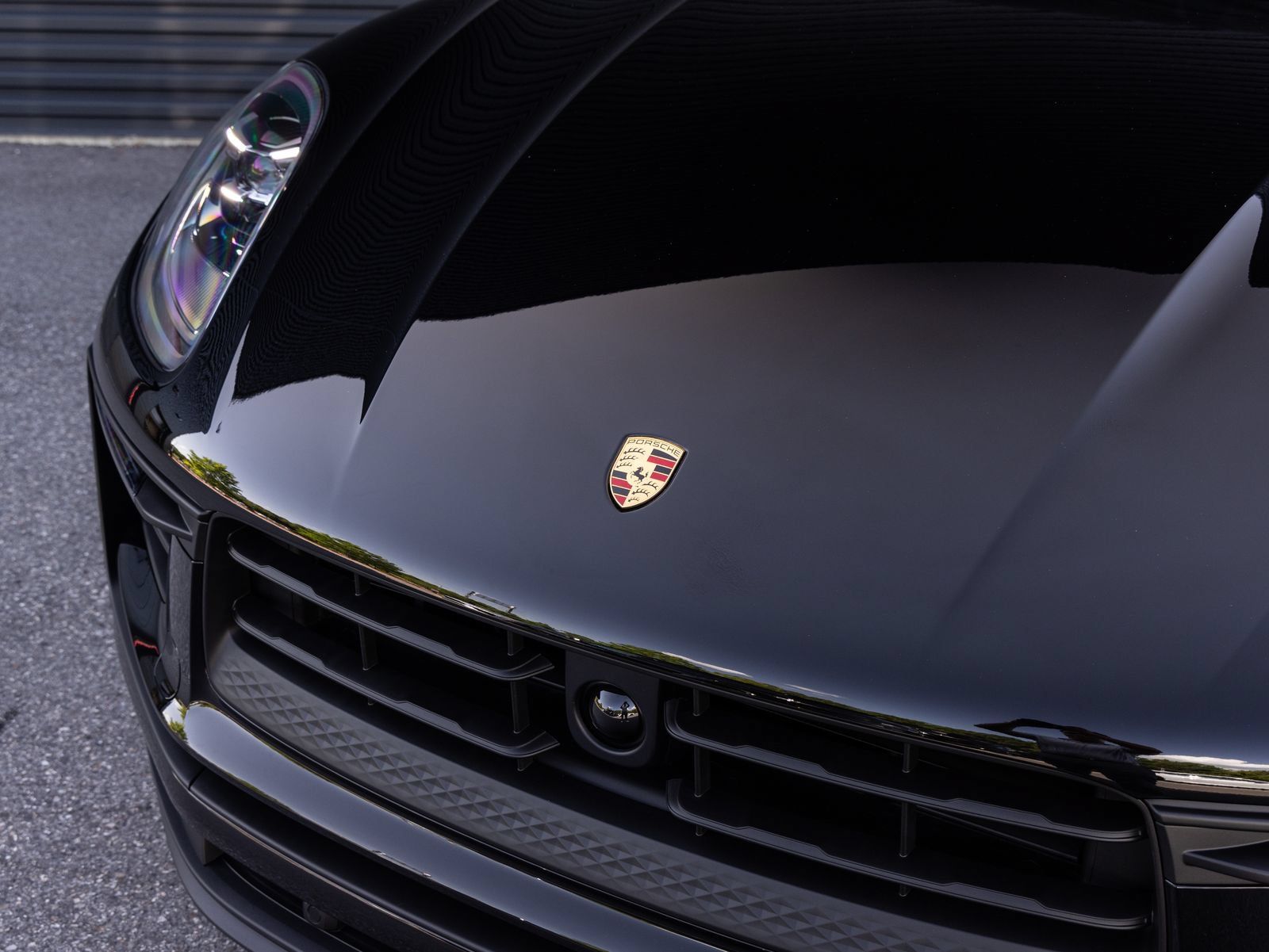 Certified 2026 Porsche Macan AWD/4WD image 10