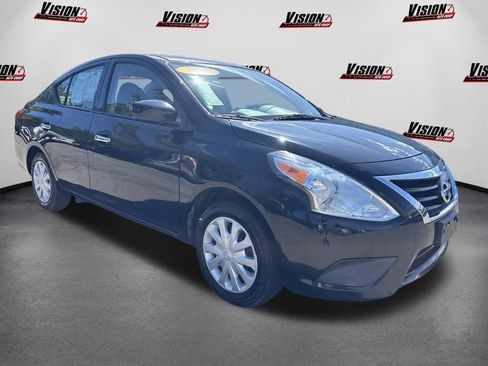 Used 2019 Nissan Versa SV FWD image 3