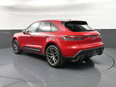 Certified 2022 Porsche Macan S AWD/4WD image 3