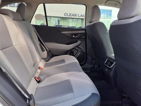 Used 2025 Subaru Outback Premium image 13