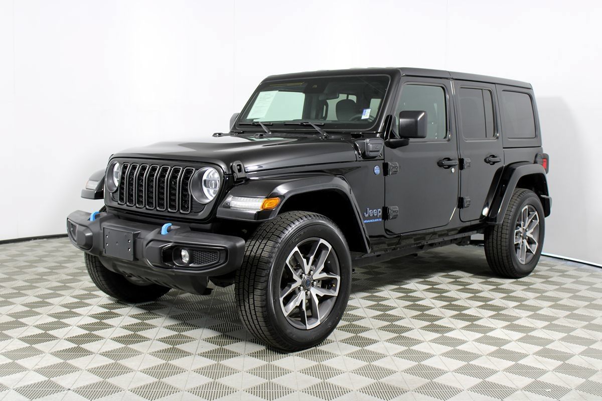 Used 2024 Jeep Wrangler Unlimited w/ Convenience Group AWD/4WD image 28