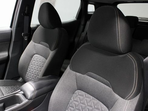 Certified 2025 Nissan Kicks SV AWD/4WD image 25