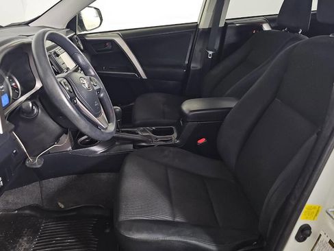 Used 2016 Toyota RAV4 LE image 9