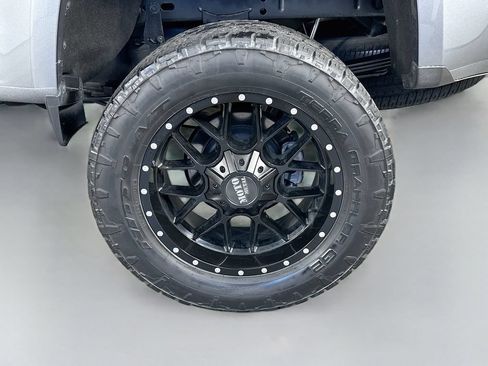 Used 2021 Chevrolet Colorado W/T w/ Custom Special Edition RWD image 29