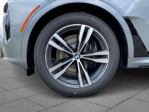 Used 2026 BMW X7 xDrive40i AWD/4WD image 11