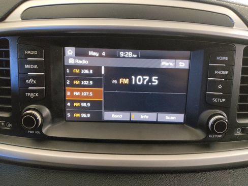 Used 2019 Kia Sorento L FWD image 25