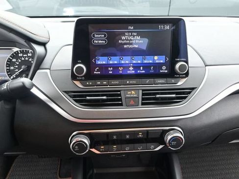 Used 2025 Nissan Altima 2.5 SR AWD/4WD image 6