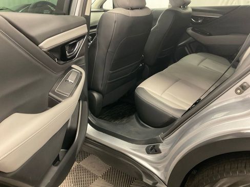 Used 2025 Subaru Outback Limited AWD/4WD image 25