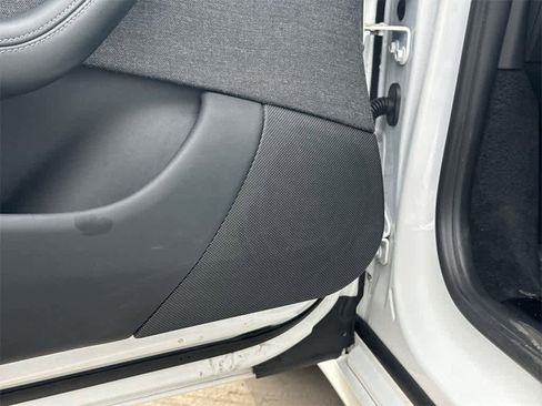 Used 2022 Tesla Model S image 25