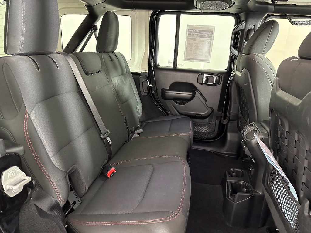 Used 2021 Jeep Wrangler Unlimited Rubicon w/ Cold Weather Group AWD/4WD image 18