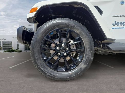 Used 2023 Jeep Wrangler Unlimited Sahara w/ Cold Weather Group AWD/4WD image 11