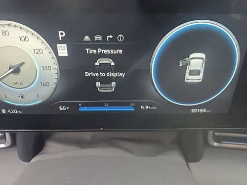 Used 2025 Hyundai Elantra SEL image 9