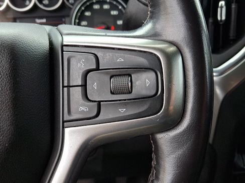 Used 2021 Chevrolet Silverado 1500 LT AWD/4WD image 23