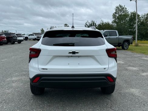 New 2026 Chevrolet Trax LT w/ Driver Confidence Package FWD image 4