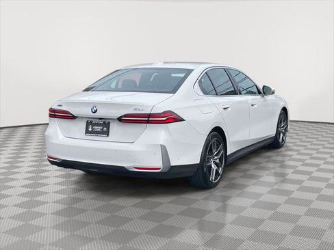 Used 2026 BMW 530i xDrive image 5