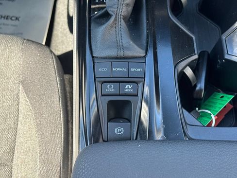 Used 2025 Toyota Camry LE FWD image 25