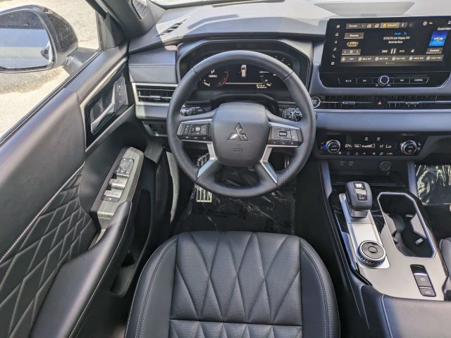 New 2026 Mitsubishi Outlander SEL Black Edition FWD image 16