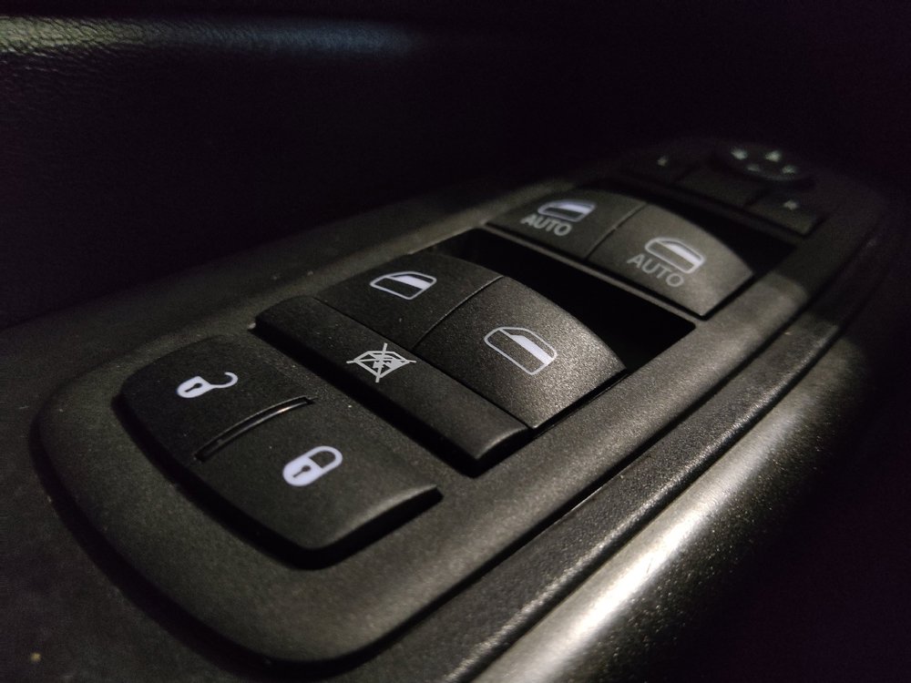 Used 2020 Jeep Cherokee Trailhawk w/ Comfort/Convenience Group AWD/4WD image 27