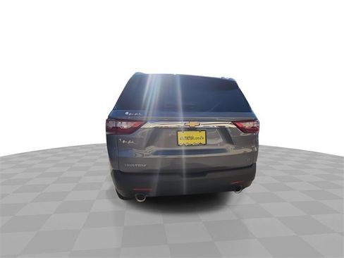 Used 2018 Chevrolet Traverse LT image 7