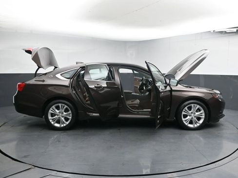 Used 2015 Chevrolet Impala LT w/ Convenience Package image 43