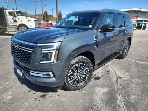 New 2025 Nissan Armada SL w/ Captain's Chari Seat Package image 4