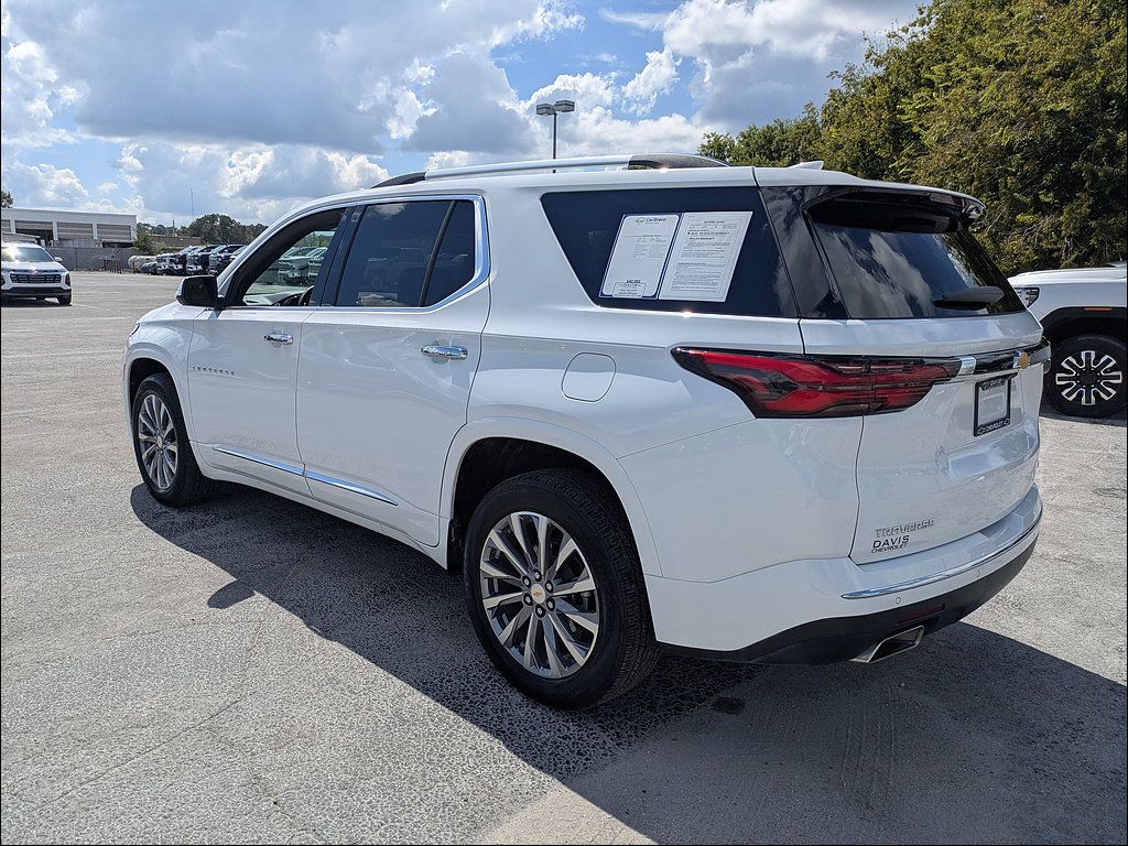 Used 2023 Chevrolet Traverse Premier FWD image 5
