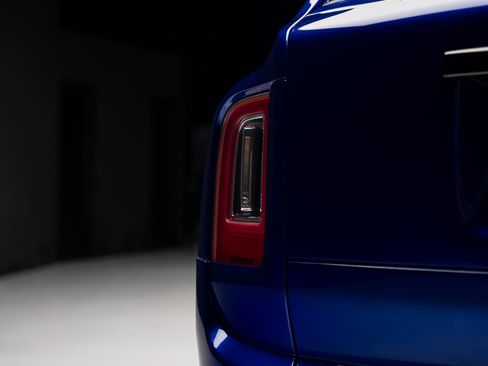 Used 2021 Rolls-Royce Cullinan Black Badge image 27