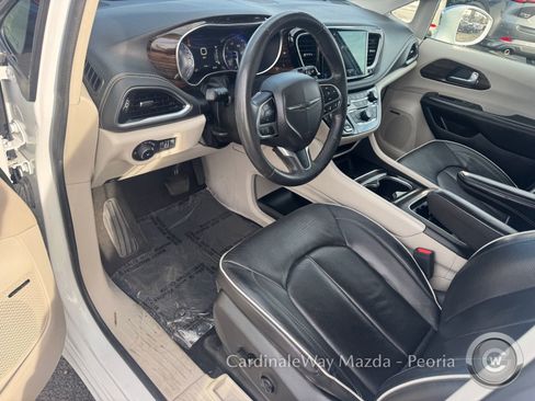 Used 2022 Chrysler Pacifica Limited image 18